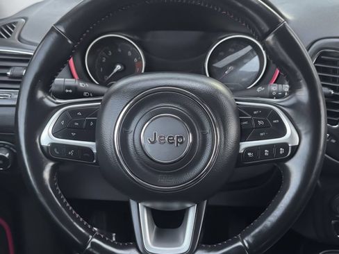 Used 2021 Jeep Compass Trailhawk AWD/4WD image 18