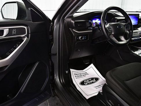 Used 2023 Ford Explorer XLT image 16
