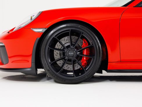 Used 2018 Porsche 911 GT3 w/ Sport Chrono Package RWD image 9