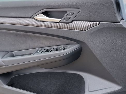 New 2026 Volkswagen GTI SE FWD image 10