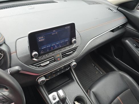 Used 2022 Nissan Altima 2.5 SR FWD image 25