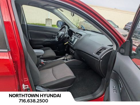 Used 2019 Mitsubishi Outlander Sport LE AWD/4WD image 28