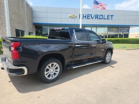 Used 2023 Chevrolet Silverado 1500 LTZ w/ Technology Package AWD/4WD image 3
