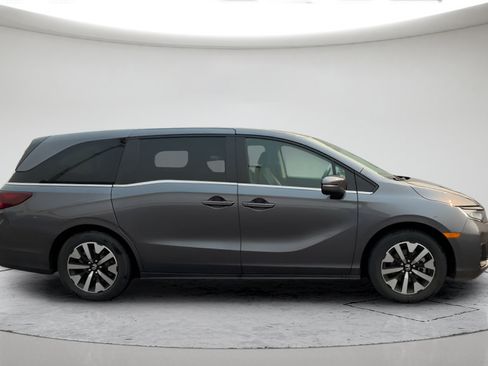 Used 2025 Honda Odyssey EX-L image 3
