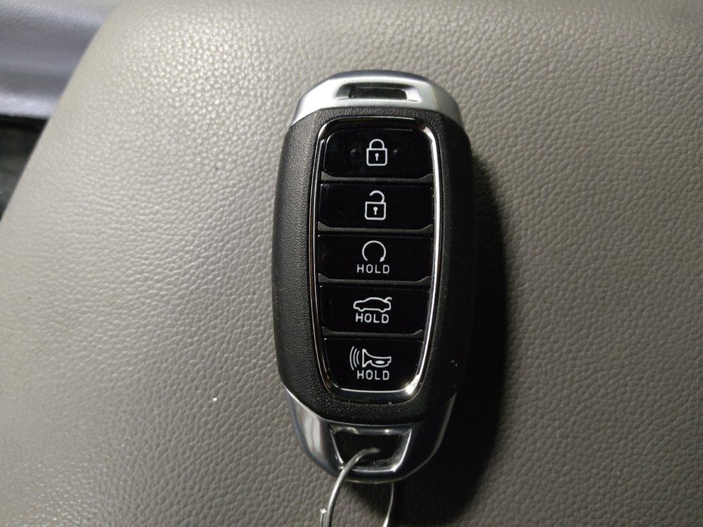 Used 2023 Hyundai Elantra SEL w/ Convenience Package FWD image 32