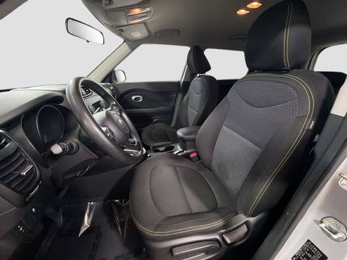 Used 2015 Kia Soul + FWD image 21
