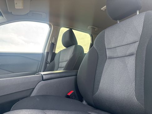 Certified 2025 Nissan Rogue SV image 40