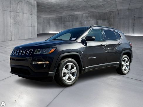 Used 2020 Jeep Compass Latitude image 2
