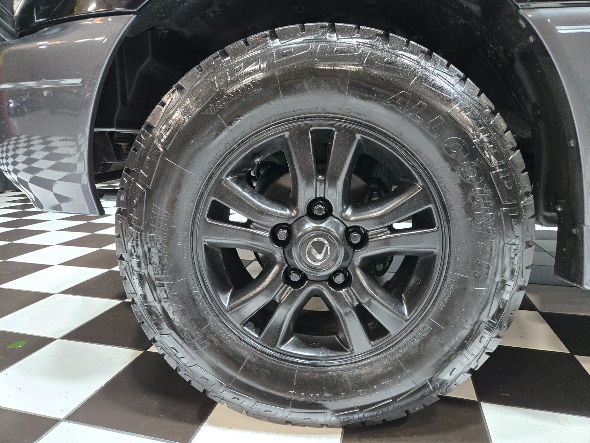 Used 2004 Lexus LX 470 4WD image 15