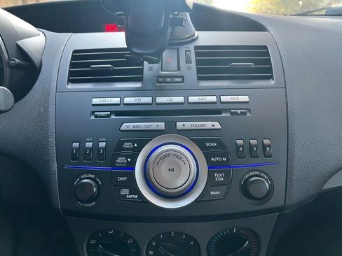 Used 2011 MAZDA MAZDA3 i Sport image 16