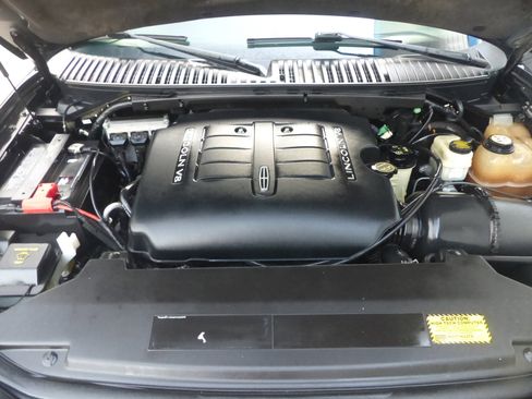 Used 2003 Lincoln Navigator Luxury image 28