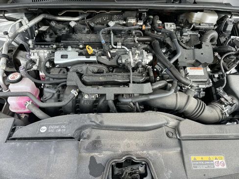 Used 2025 Toyota Prius XLE image 11