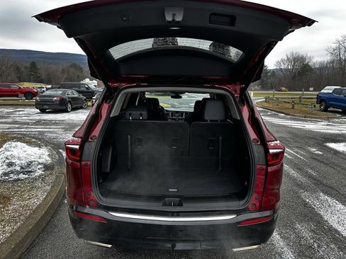 Used 2021 Buick Enclave Essence w/ Sound and Sites Package image 14