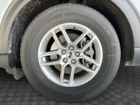 Used 2026 Ford Explorer Active RWD image 14