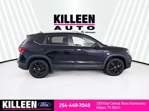 Used 2024 Volkswagen Taos SE image 9