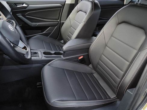 Used 2022 Volkswagen Jetta SE FWD image 23