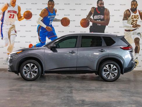 Used 2023 Nissan Rogue SV w/ SV Premium B Package FWD image 17