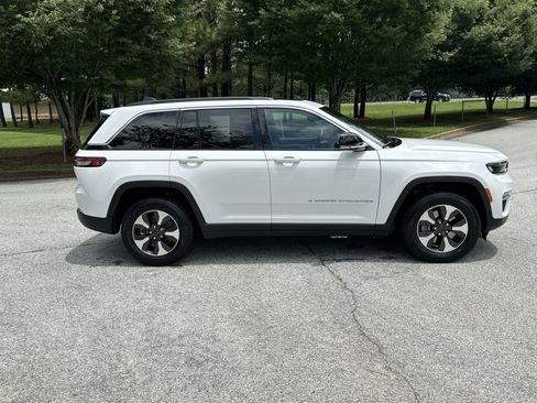 Used 2024 Jeep Grand Cherokee Limited 4xe image 4