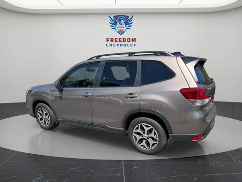 Used 2024 Subaru Forester Premium AWD/4WD image 4