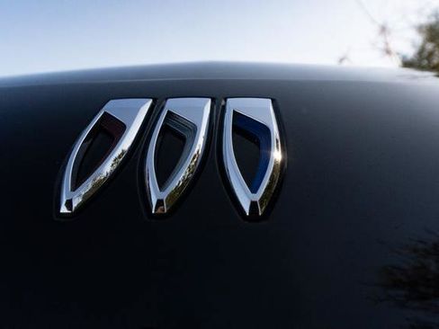 Used 2024 Buick Envista Sport Touring w/ Convenience I Package image 37