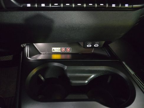 Used 2025 Lexus UX 300h FWD image 23