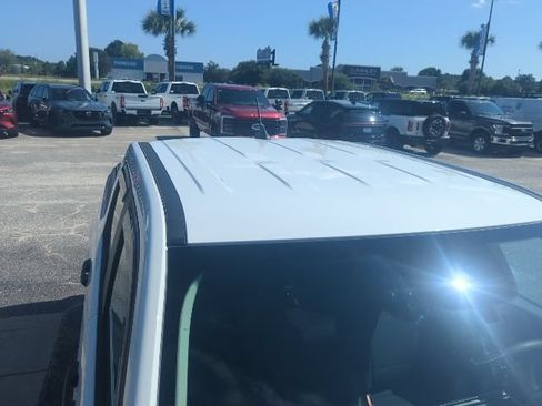 Used 2022 Ford Maverick AWD SuperCrew image 9
