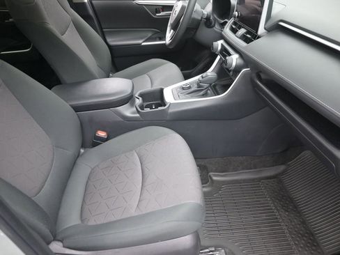 Used 2023 Toyota RAV4 XLE image 7