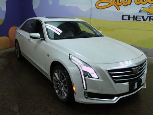 Used 2018 Cadillac CT6 Luxury image 4