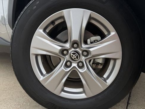 Used 2025 Toyota RAV4 XLE FWD image 10