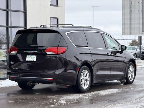 Used 2018 Chrysler Pacifica Touring Plus w/ Tire & Wheel Group image 5