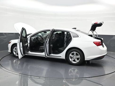 Used 2024 Chevrolet Malibu LS FWD image 34