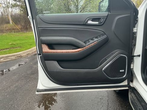 Used 2018 Chevrolet Suburban Premier AWD/4WD image 21