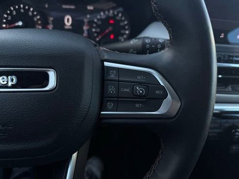 Certified 2022 Jeep Compass Limited image 29