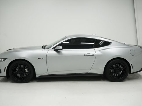 Used 2024 Ford Mustang GT Premium RWD image 7