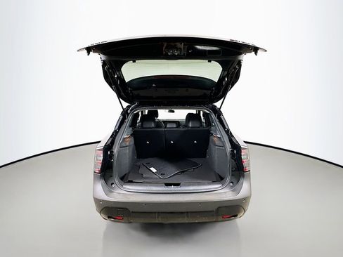 Used 2025 Nissan Kicks SR AWD/4WD image 6