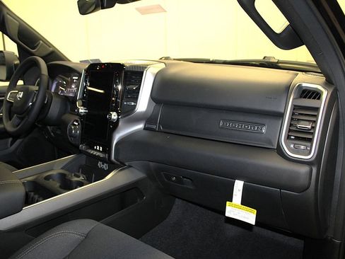 New 2026 RAM 1500 Big Horn AWD/4WD image 30
