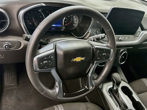 Used 2025 Chevrolet Blazer LT AWD/4WD image 18
