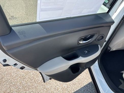 New 2026 Honda HR-V EX-L image 13