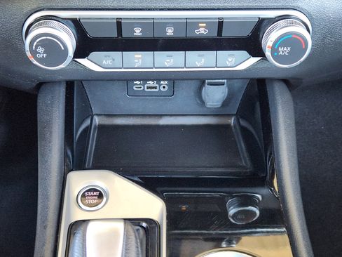 Used 2024 Nissan Altima 2.5 SV image 20