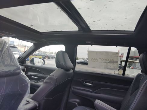 New 2026 Toyota Grand Highlander AWD Hybrid image 9