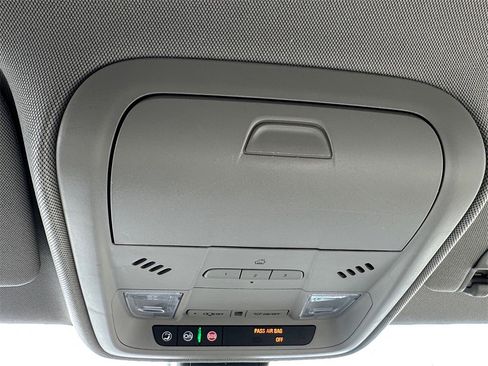 Used 2019 Cadillac XT4 Luxury w/ Cold Weather Package image 18