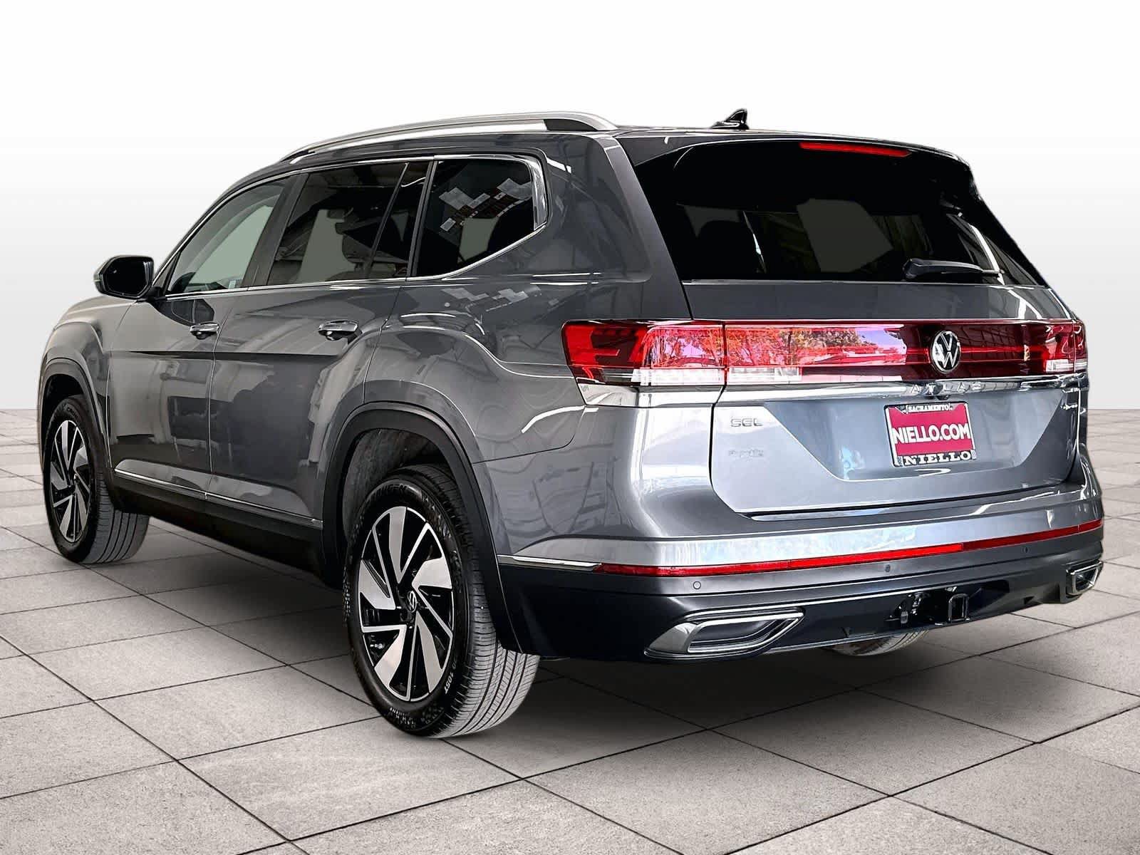 Used 2024 Volkswagen Atlas SEL AWD/4WD image 7