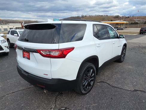 Used 2021 Chevrolet Traverse RS image 8