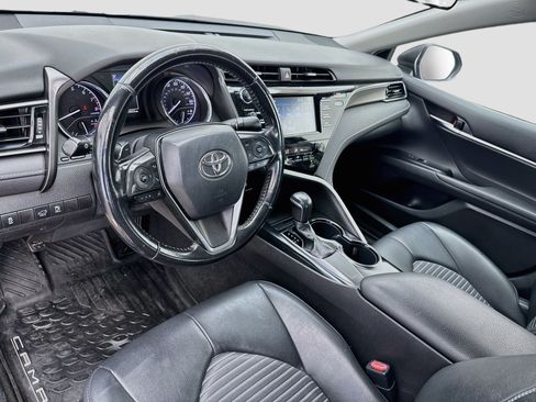 Used 2019 Toyota Camry SE FWD image 7