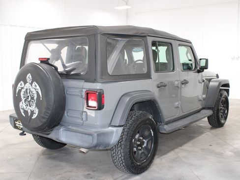 Used 2019 Jeep Wrangler Unlimited Sport AWD/4WD image 9