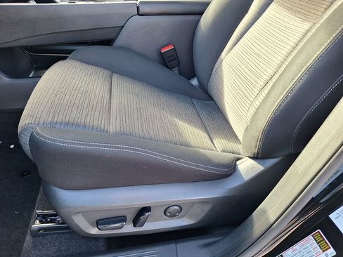 Used 2021 Nissan Rogue SV image 27