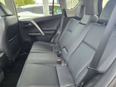 Used 2017 Toyota RAV4 Platinum image 13