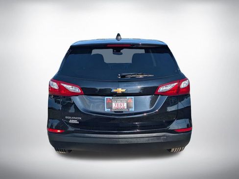 Used 2021 Chevrolet Equinox LS w/ LS Convenience Package FWD image 4