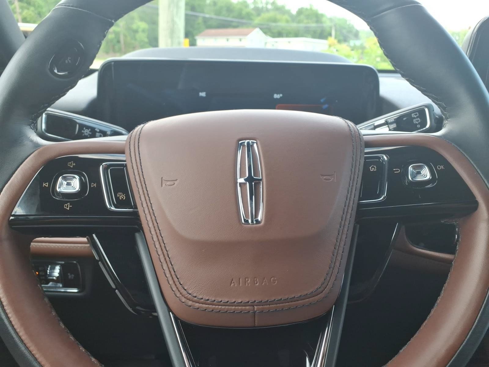 Used 2025 Lincoln Aviator Reserve w/ Illumination Package AWD/4WD image 16