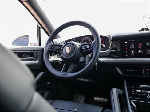 Certified 2025 Porsche Cayenne Coupe AWD/4WD image 25